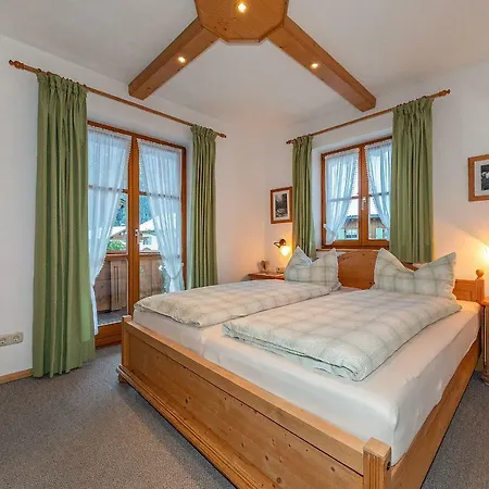 Ferienwohnung Alpenflora * ميتنوالد